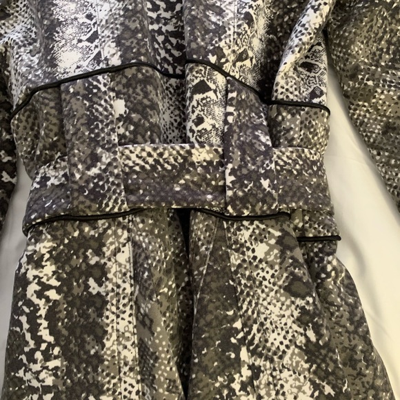 Jacket (Animal Print) - Picture 6 of 8